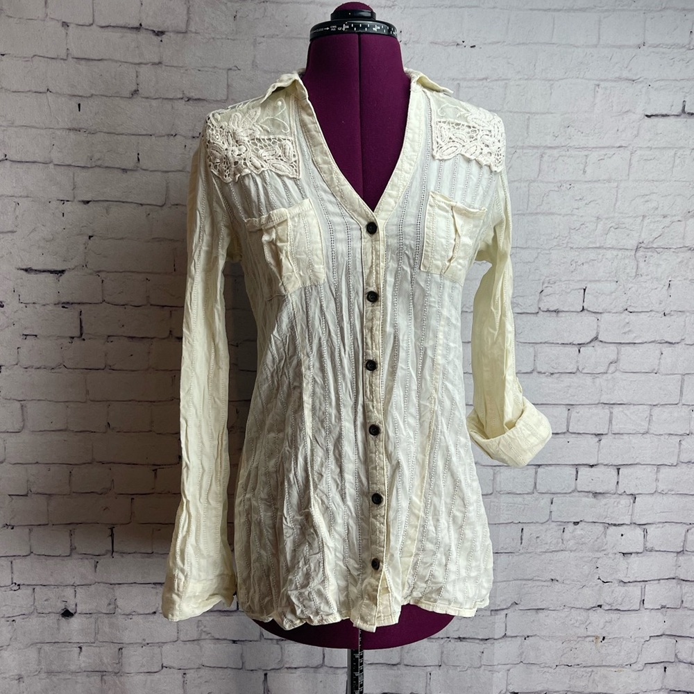 Daytrip size small cream colored long sleeve button down shirt